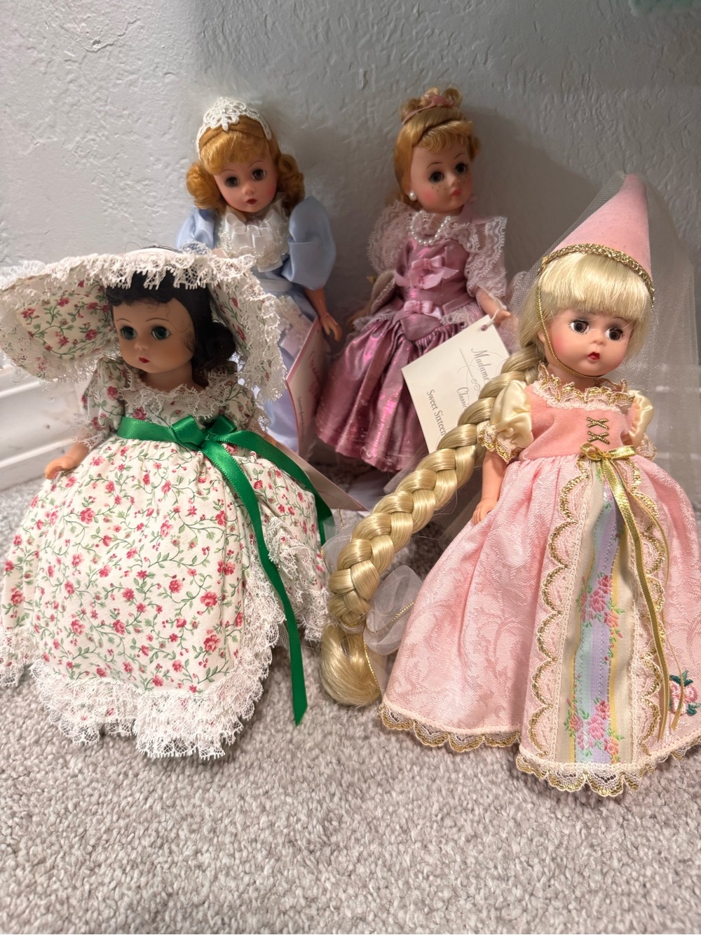 Vintage Madame Alexander 4-Doll Collector Lot w/ Wrist Tags & Stands